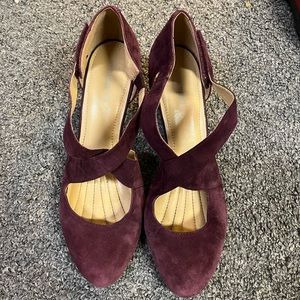 EASY SPIRIT SUEDE SHIES - SIZE 10 - Burgundy/Wind Shade - very good condition